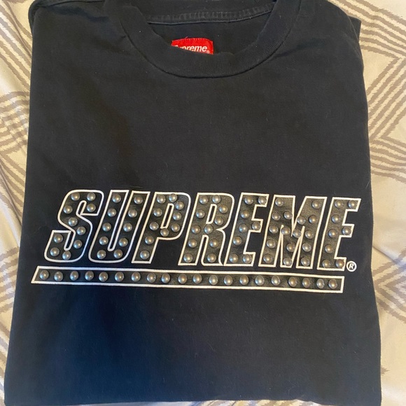 SUPREME SS20 STUDDED LOGO LONG SLEEVE - Picture 2 of 6